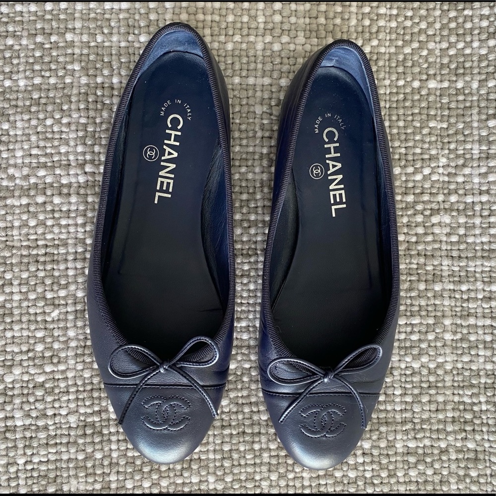 Chanel Interlocking CC Logo Ballet Flats